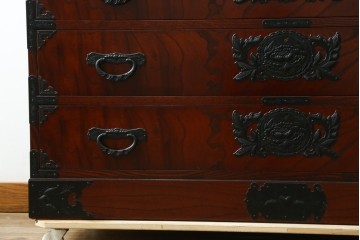中古　美品　仙台民藝箪笥(仙台箪笥)　重厚な金具が目を惹く衣装箪笥　定価約50万円　(R-087744)