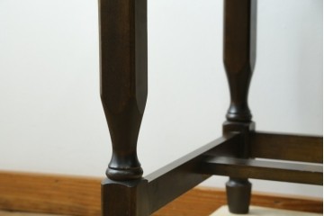和製ヴィンテージ　国産　職人手作り品　民芸デザインの片袖机　(R-087745)