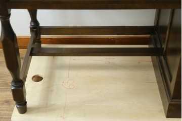 和製ヴィンテージ　国産　職人手作り品　民芸デザインの片袖机　(R-087745)