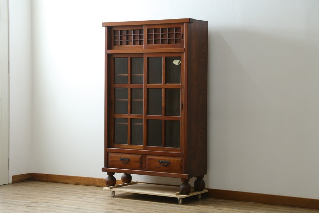 中古　美品　松本伝統指物工芸家具　欅(ケヤキ)材　漆塗り　格子戸が趣深い書棚　(R-087746)