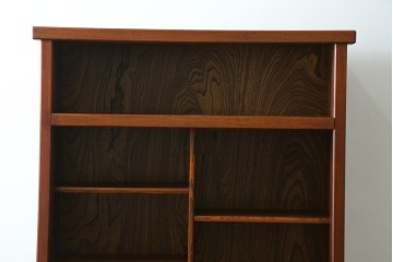 中古　美品　松本伝統指物工芸家具　欅(ケヤキ)材　漆塗り　格子戸が趣深い書棚　(R-087746)