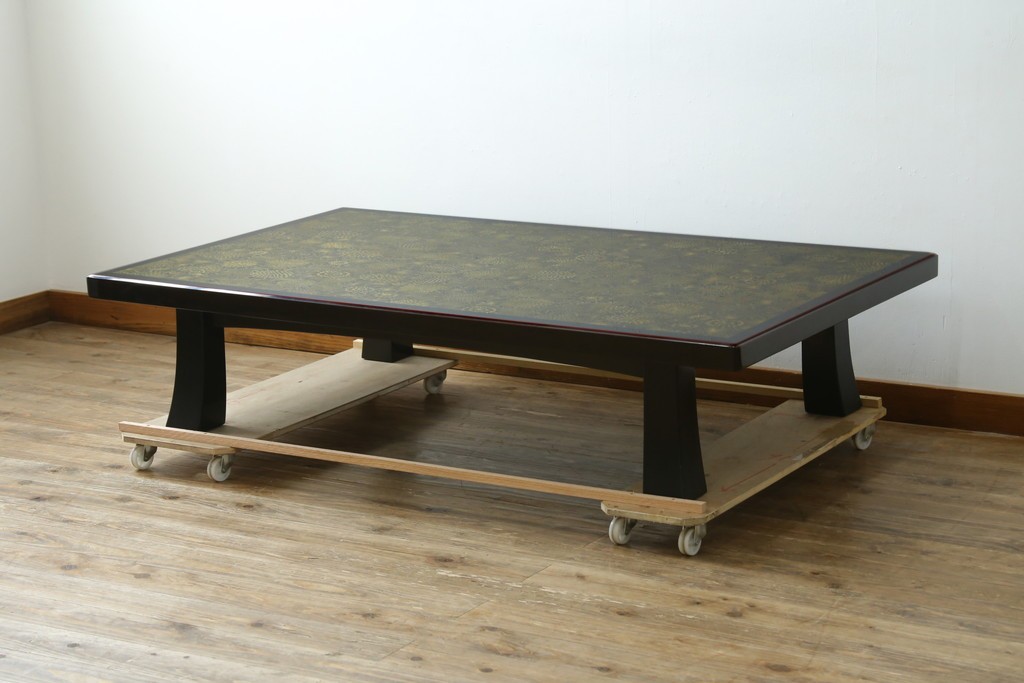 中古　美品　輪島塗　菊花尽くしの金蒔絵が見事な座卓　定価約170万円　(R-087748)