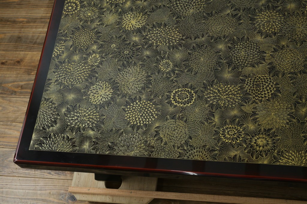 中古　美品　輪島塗　菊花尽くしの金蒔絵が見事な座卓　定価約170万円　(R-087748)