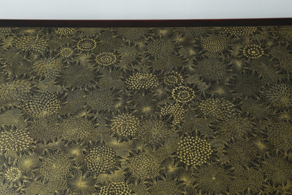 中古　美品　輪島塗　菊花尽くしの金蒔絵が見事な座卓　定価約170万円　(R-087748)