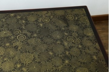 中古　美品　輪島塗　菊花尽くしの金蒔絵が見事な座卓　定価約170万円　(R-087748)