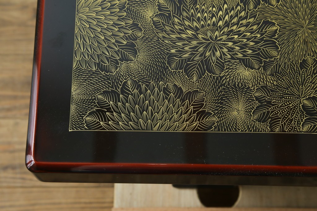 中古　美品　輪島塗　菊花尽くしの金蒔絵が見事な座卓　定価約170万円　(R-087748)