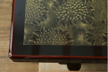 中古　美品　輪島塗　菊花尽くしの金蒔絵が見事な座卓　定価約170万円　(R-087748)