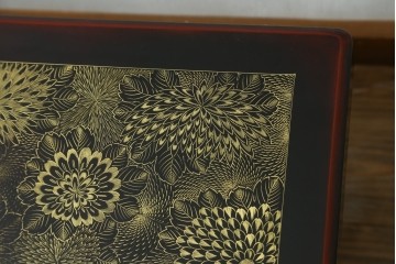 中古　美品　輪島塗　菊花尽くしの金蒔絵が見事な座卓　定価約170万円　(R-087748)