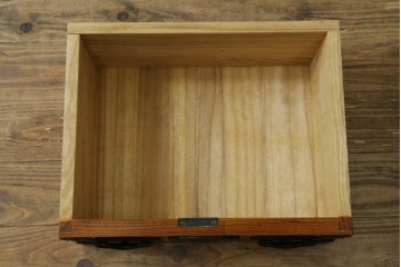 中古　美品　仙台民芸箪笥(仙台箪笥)　重厚な金具と杢目が目を引くローボード　定価約27万円　(R-087749)