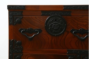 中古　美品　仙台民芸箪笥(仙台箪笥)　重厚な金具と杢目が目を引くローボード　定価約27万円　(R-087749)