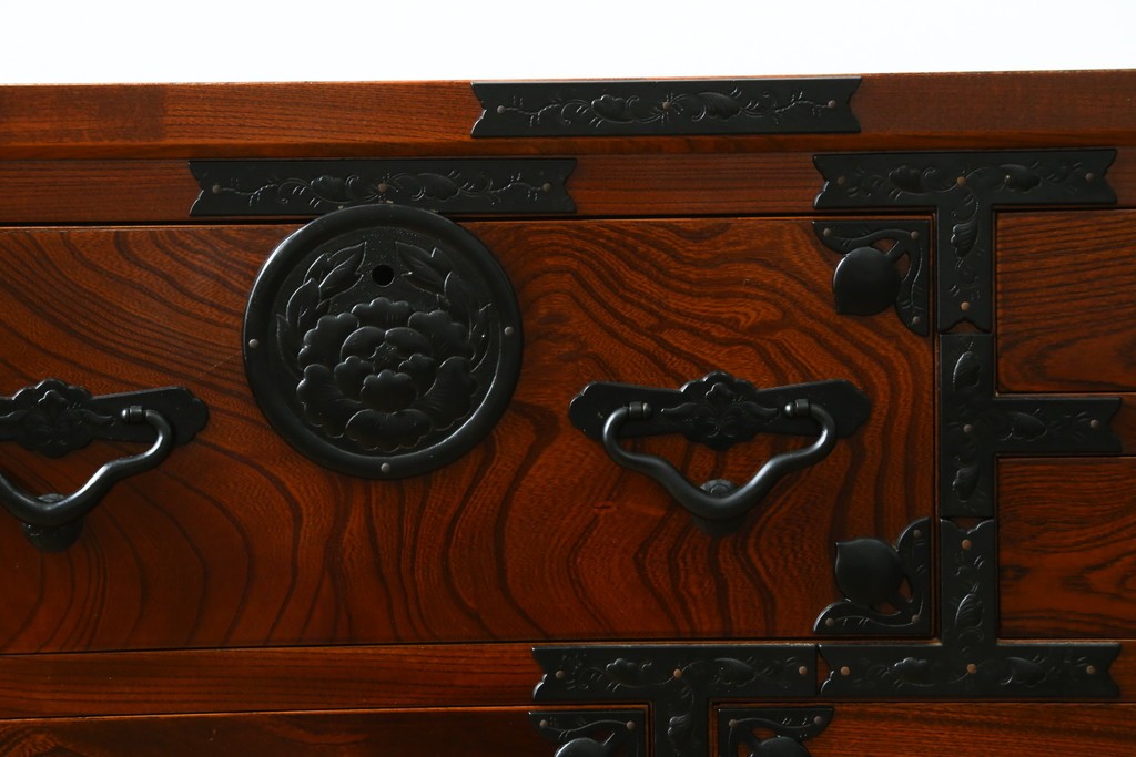 中古　美品　仙台民芸箪笥(仙台箪笥)　重厚な金具と杢目が目を引くローボード　定価約27万円　(R-087749)