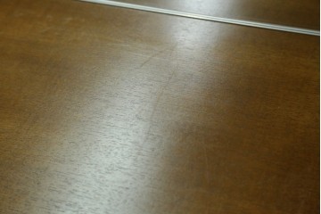 中古　美品　カリモク家具(karimoku)　domani(ドマーニ)　Morganton(モーガントン)　ディスプレイ什器におすすめ!ライトコニャック色のガラスキャビネット　(R-087750)