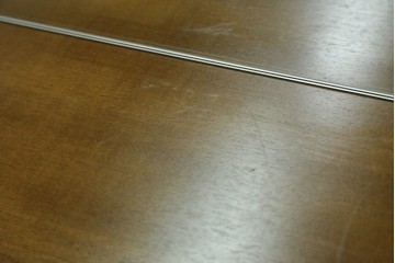 中古　美品　カリモク家具(karimoku)　domani(ドマーニ)　Morganton(モーガントン)　ディスプレイ什器におすすめ!ライトコニャック色のガラスキャビネット　(R-087750)
