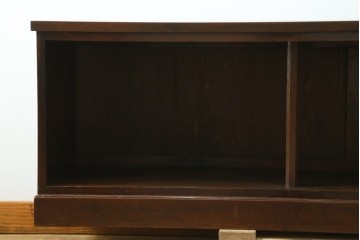 和製ビンテージ　落ち着いた色味が空間に馴染む収納力のあるローボード　(R-087753)