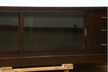 和製ビンテージ　落ち着いた色味が空間に馴染む収納力のあるローボード　(R-087753)