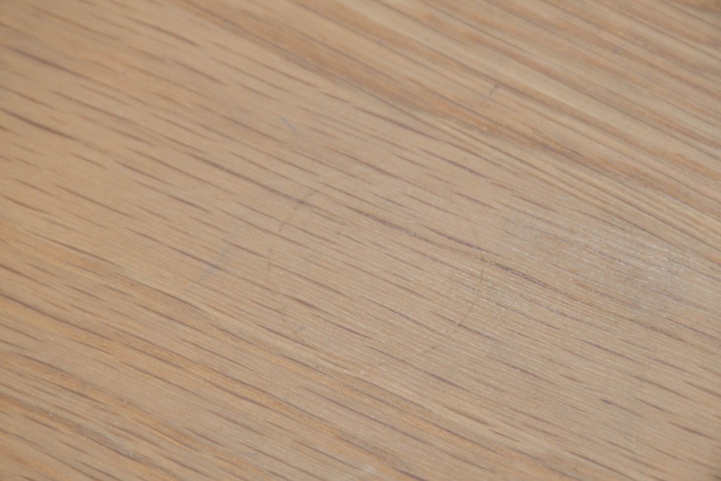 中古　希少な廃番品　無印良品(MUJI)　オーク無垢材　すっきりとしたデザインのデスク　(R-087754)