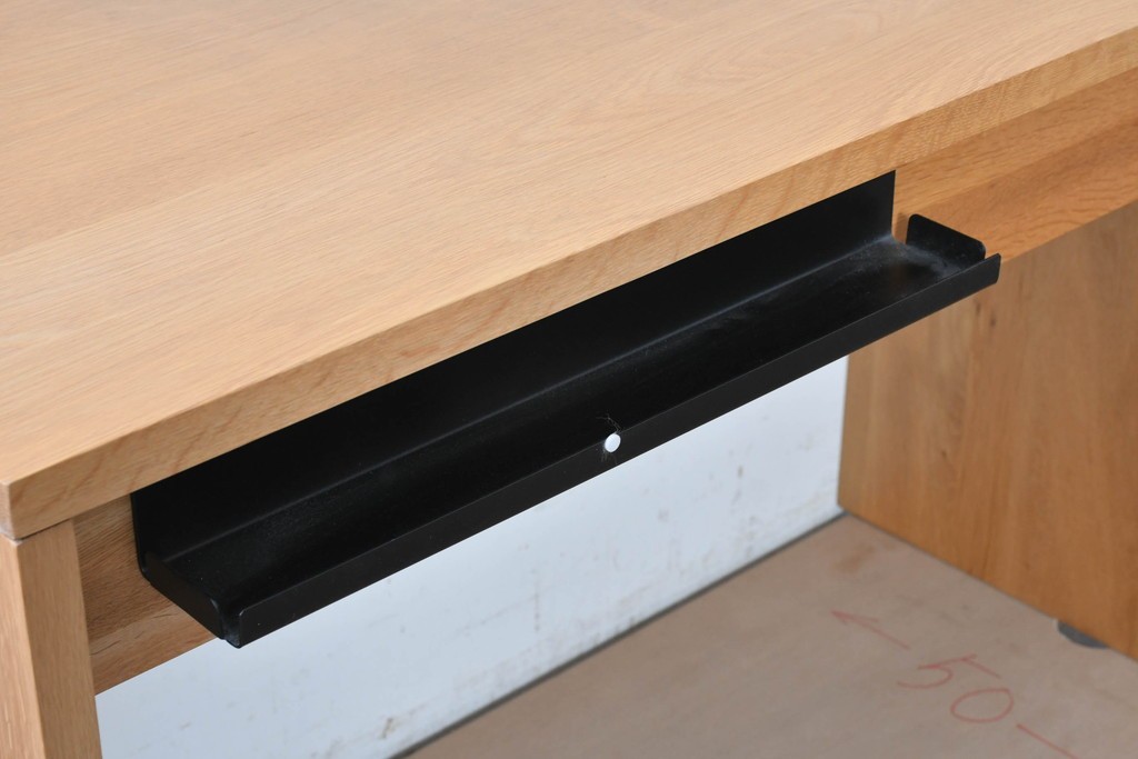 中古　希少な廃番品　無印良品(MUJI)　オーク無垢材　すっきりとしたデザインのデスク　(R-087754)