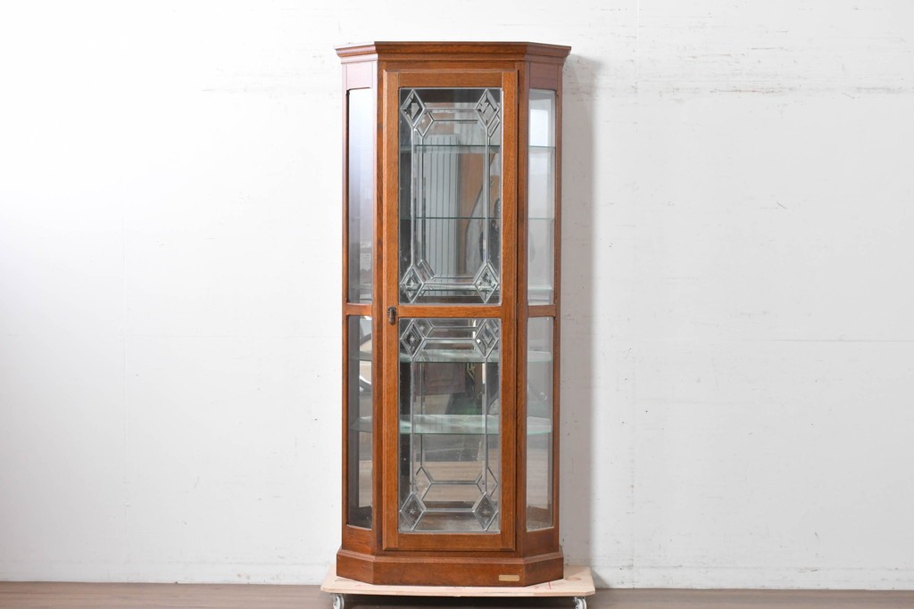 中古　美品　希少な廃番品!　COUNTRY HOUSE 2000(カントリーハウス)　Brugge(ブルージュ)　装飾ガラスが美しい背面鏡張りのキュリオケース　(R-087757)