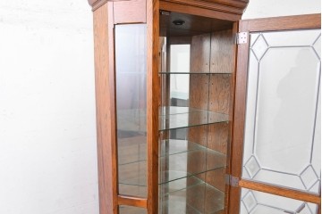 中古　美品　希少な廃番品!　COUNTRY HOUSE 2000(カントリーハウス)　Brugge(ブルージュ)　装飾ガラスが美しい背面鏡張りのキュリオケース　(R-087757)