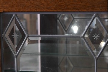 中古　美品　希少な廃番品!　COUNTRY HOUSE 2000(カントリーハウス)　Brugge(ブルージュ)　装飾ガラスが美しい背面鏡張りのキュリオケース　(R-087757)