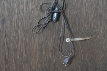 中古　美品　希少な廃番品!　COUNTRY HOUSE 2000(カントリーハウス)　Brugge(ブルージュ)　装飾ガラスが美しい背面鏡張りのキュリオケース　(R-087757)