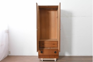 和製ヴィンテージ　希少デザイン　チーク材　丸い引き手が印象的なワードローブ　(R-087760)