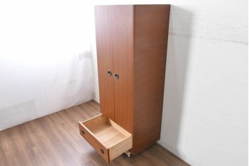 和製ヴィンテージ　希少デザイン　チーク材　丸い引き手が印象的なワードローブ　(R-087760)