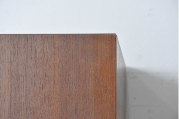 和製ヴィンテージ　希少デザイン　チーク材　丸い引き手が印象的なワードローブ　(R-087761)