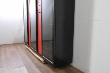 中古　美品　高級品!!　モリシゲ(MORISHIGE/森繁)　マリーナ　目の覚めるような赤と黒の配色が魅力の照明付き特大キャビネット　定価200万円以上　※搬入時に分解可能　(R-087762)
