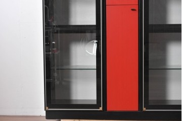 中古　美品　高級品!!　モリシゲ(MORISHIGE/森繁)　マリーナ　目の覚めるような赤と黒の配色が魅力の照明付き特大キャビネット　定価200万円以上　※搬入時に分解可能　(R-087762)