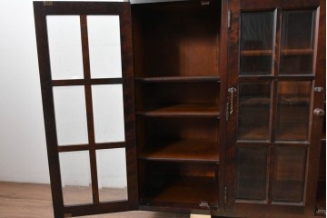 《台輪取り付け加工費込み》　中古　北海道民芸家具　格子ガラス扉のキャビネット　(R-087765)