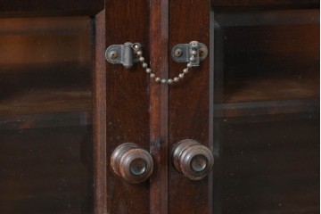 《台輪取り付け加工費込み》　中古　北海道民芸家具　格子ガラス扉のキャビネット　(R-087765)