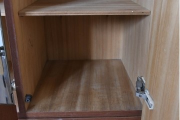 和製ヴィンテージ　希少デザイン　チーク材　丸鏡が印象的なミラー扉付きチェスト　(R-087767)