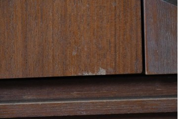 和製ヴィンテージ　希少デザイン　チーク材　丸鏡が印象的なミラー扉付きチェスト　(R-087767)