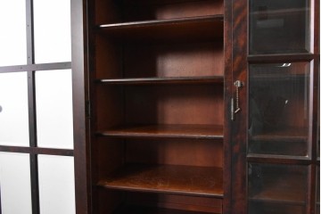 中古　北海道民芸家具　OM168特注品　カバ材　重厚な雰囲気の収納棚　(R-087768)