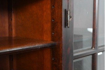 中古　北海道民芸家具　OM168特注品　カバ材　重厚な雰囲気の収納棚　(R-087768)