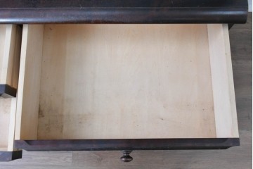 中古　北海道民芸家具　OM168特注品　カバ材　重厚な雰囲気の収納棚　(R-087768)