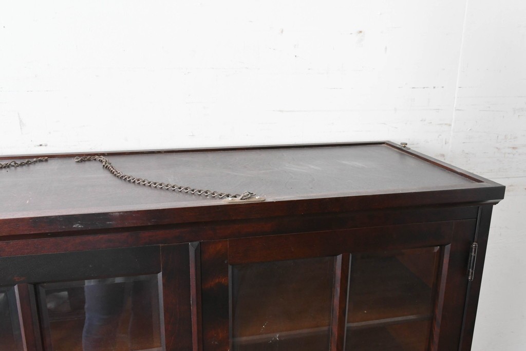 中古　北海道民芸家具　OM168特注品　カバ材　重厚な雰囲気の収納棚　(R-087768)