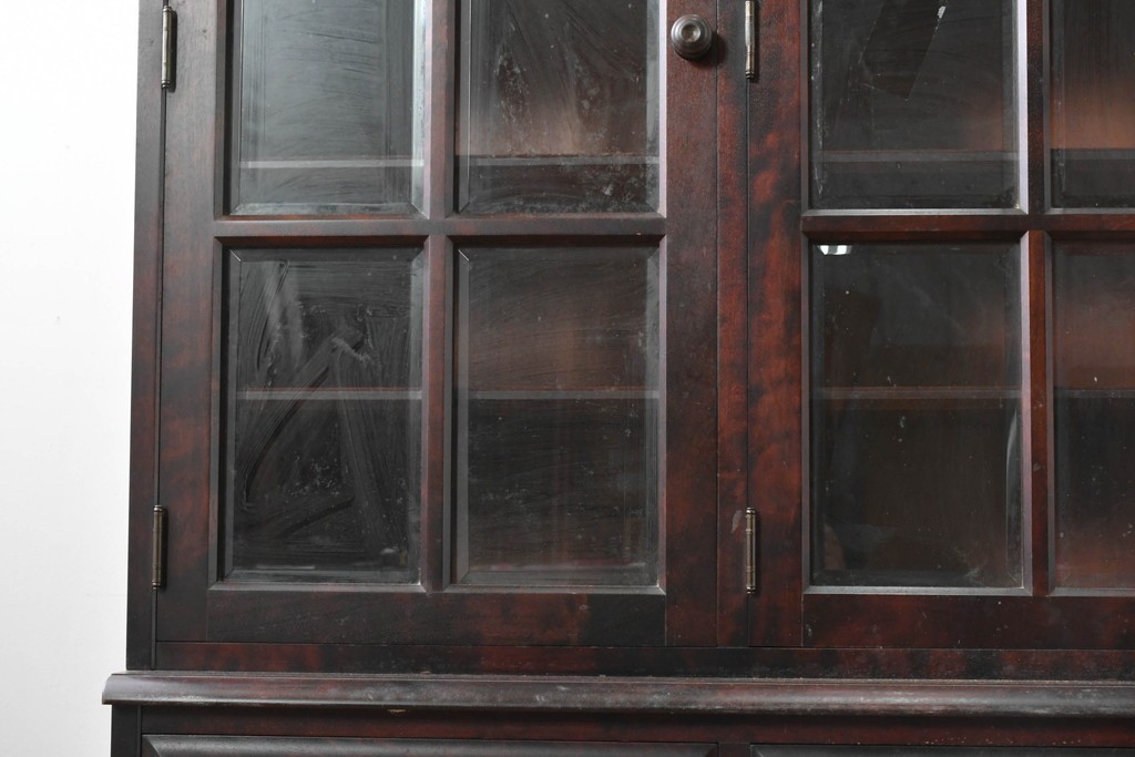 中古　北海道民芸家具　OM168特注品　カバ材　重厚な雰囲気の収納棚　(R-087768)