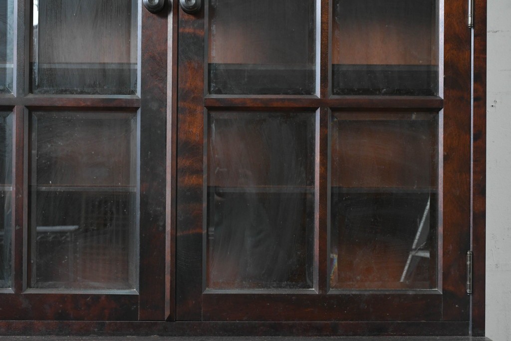 中古　北海道民芸家具　OM168特注品　カバ材　重厚な雰囲気の収納棚　(R-087768)