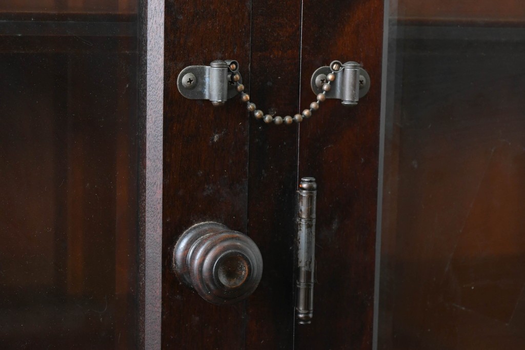 中古　北海道民芸家具　OM168特注品　カバ材　重厚な雰囲気の収納棚　(R-087768)