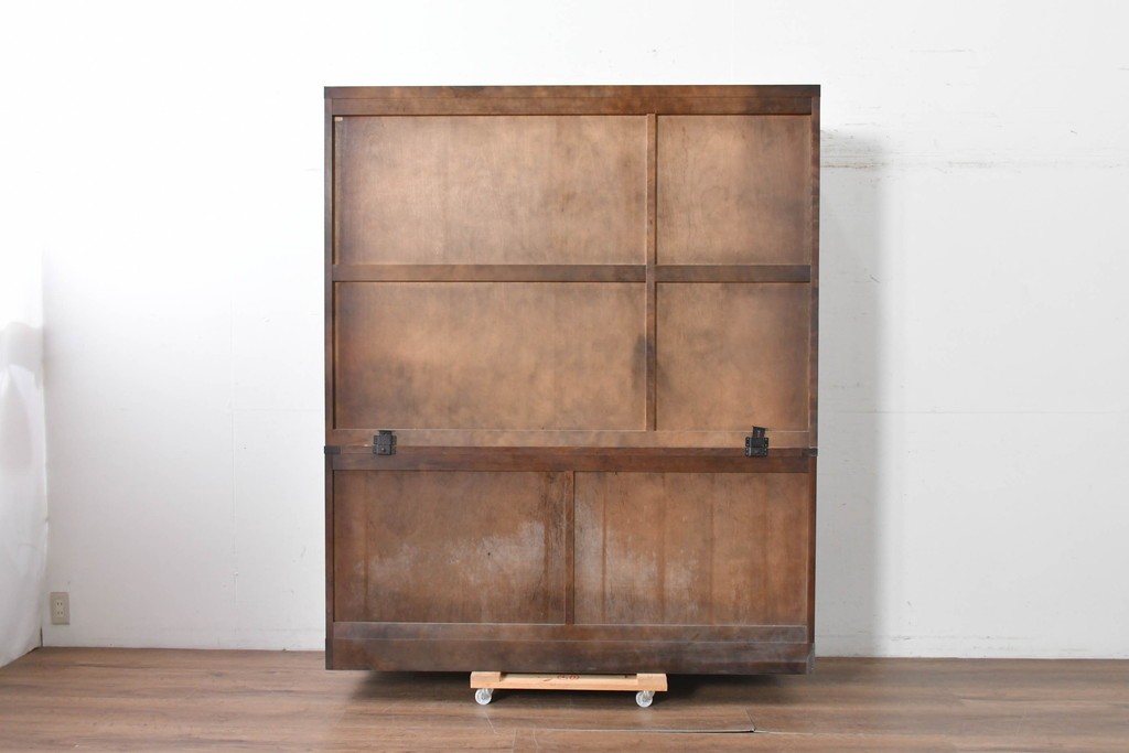 中古　北海道民芸家具　OM168特注品　カバ材　重厚な雰囲気の収納棚　(R-087768)