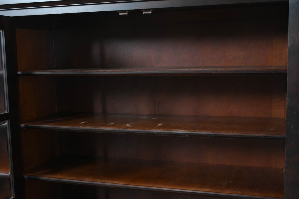 《台輪取り付け加工費込み》中古　北海道民芸家具　カバ材　格子ガラス扉のキャビネット　(R-087769)