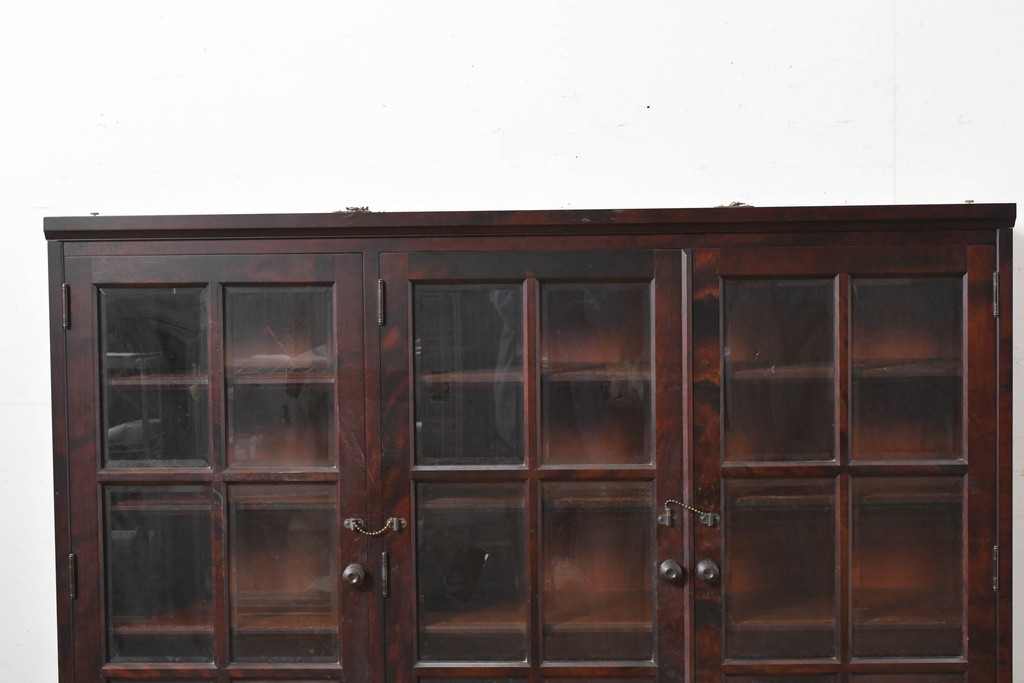 《台輪取り付け加工費込み》中古　北海道民芸家具　カバ材　格子ガラス扉のキャビネット　(R-087769)