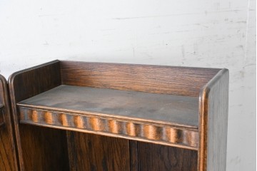 イギリスアンティーク　希少デザイン　オーク材　チューダー様式の気品を纏う彫刻入りのコーナーキャビネット　(R-087772)