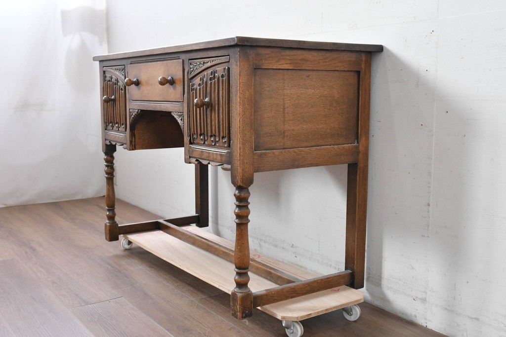 イギリスヴィンテージ　オーク材　リネンフォールドの伝統模様が施されたデスク　(R-087773)