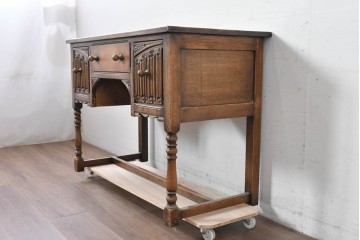 イギリスヴィンテージ　オーク材　リネンフォールドの伝統模様が施されたデスク　(R-087773)