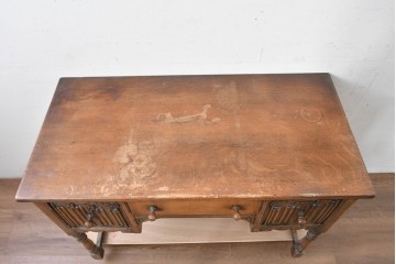 イギリスヴィンテージ　オーク材　リネンフォールドの伝統模様が施されたデスク　(R-087773)