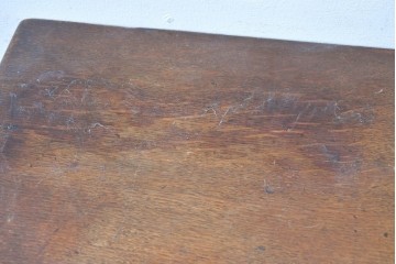 イギリスヴィンテージ　オーク材　リネンフォールドの伝統模様が施されたデスク　(R-087773)