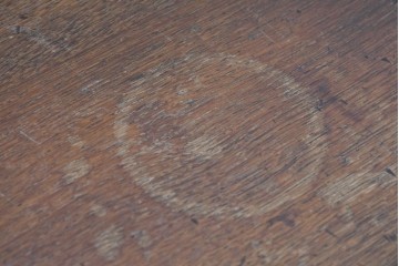 イギリスヴィンテージ　オーク材　リネンフォールドの伝統模様が施されたデスク　(R-087773)